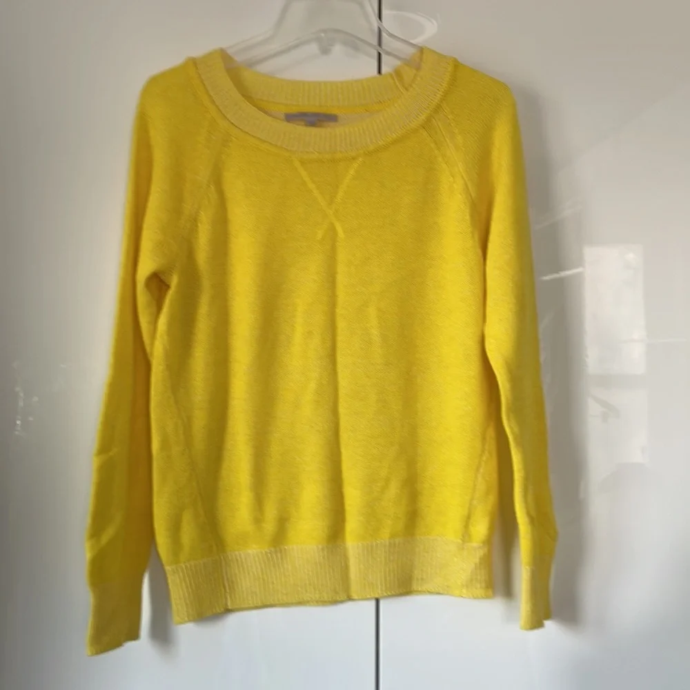 GAP sweater color
